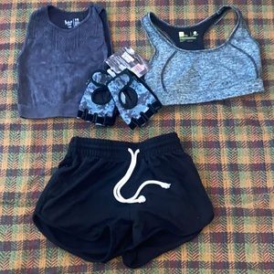 Shorts 🩳 w Sports Bras and Free training gloves
